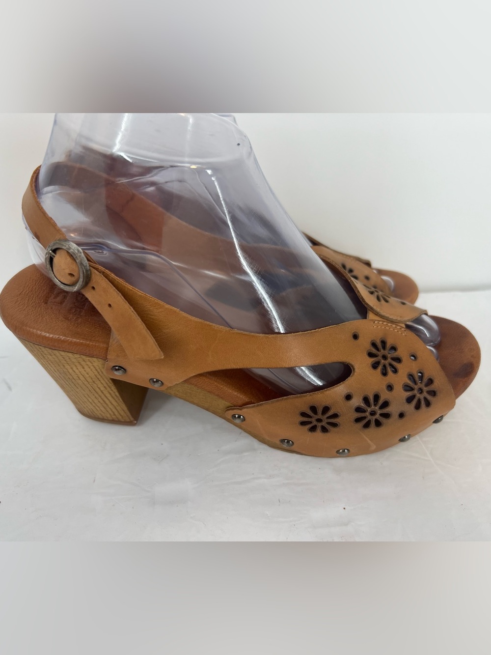 Seaside Woman Leather Wedge Sandals Made in Spain Floral Cutout